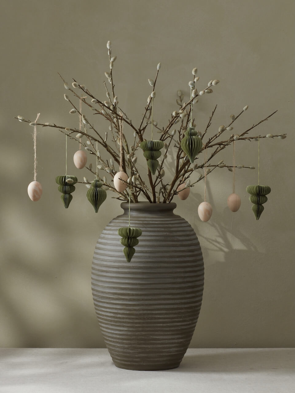 Vase côtelé en marbre