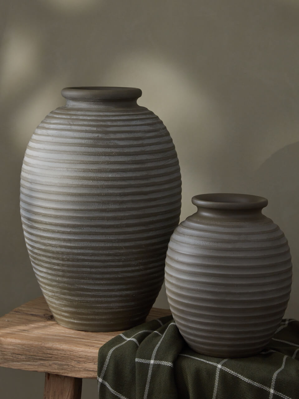 Vase côtelé en marbre