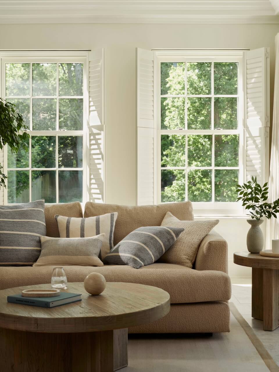 Housse de coussin à rayures acier et crème