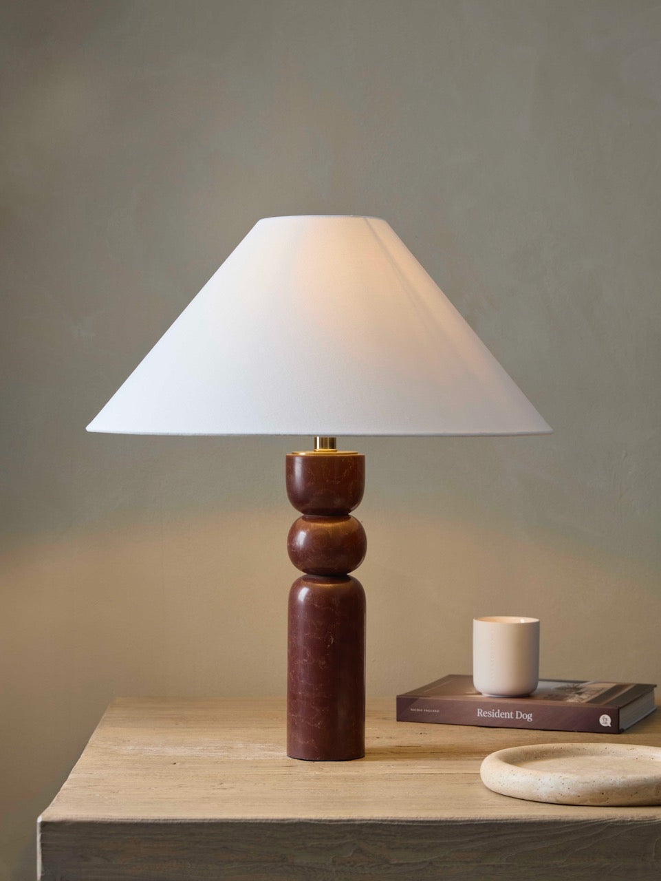Lampe de table en marbre Marama