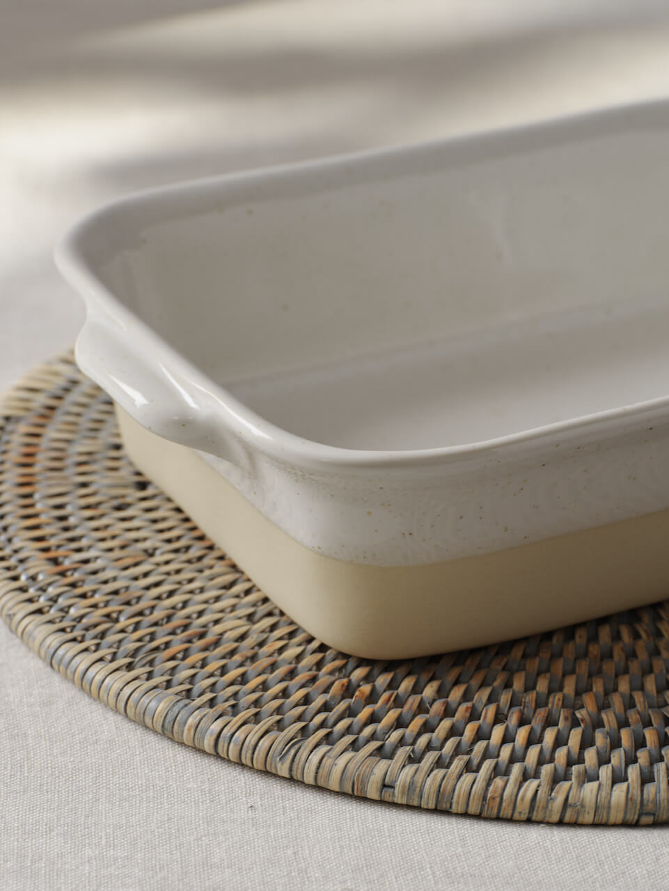 Plat de cuisson en grès crème