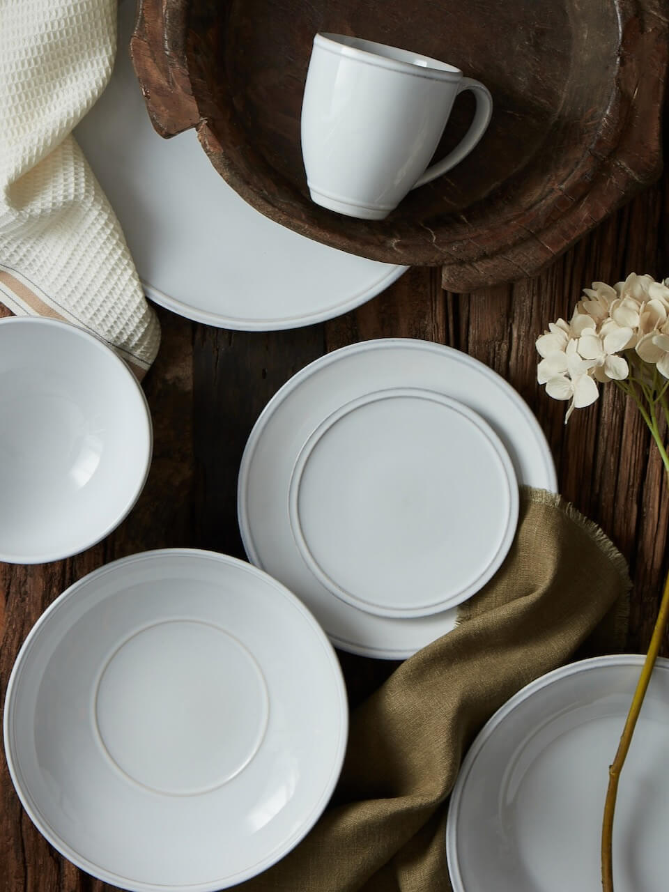 Vaisselle en friso blanc