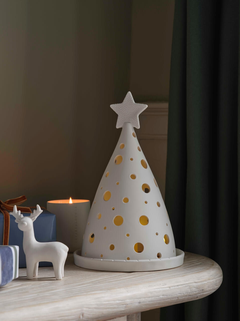 Arbre aux chandelles en céramique blanche