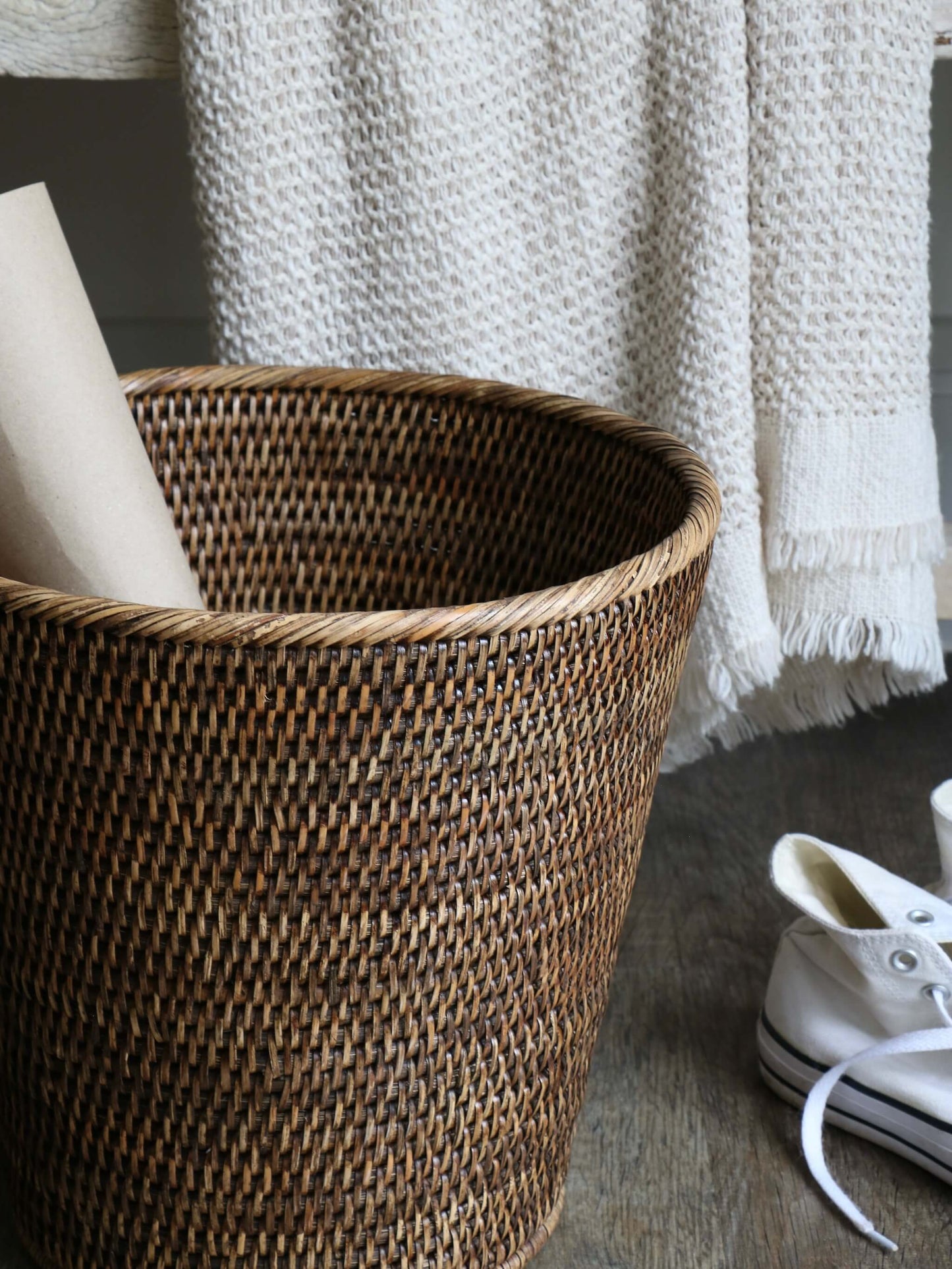 Corbeille à papier en rotin brun antique Fife