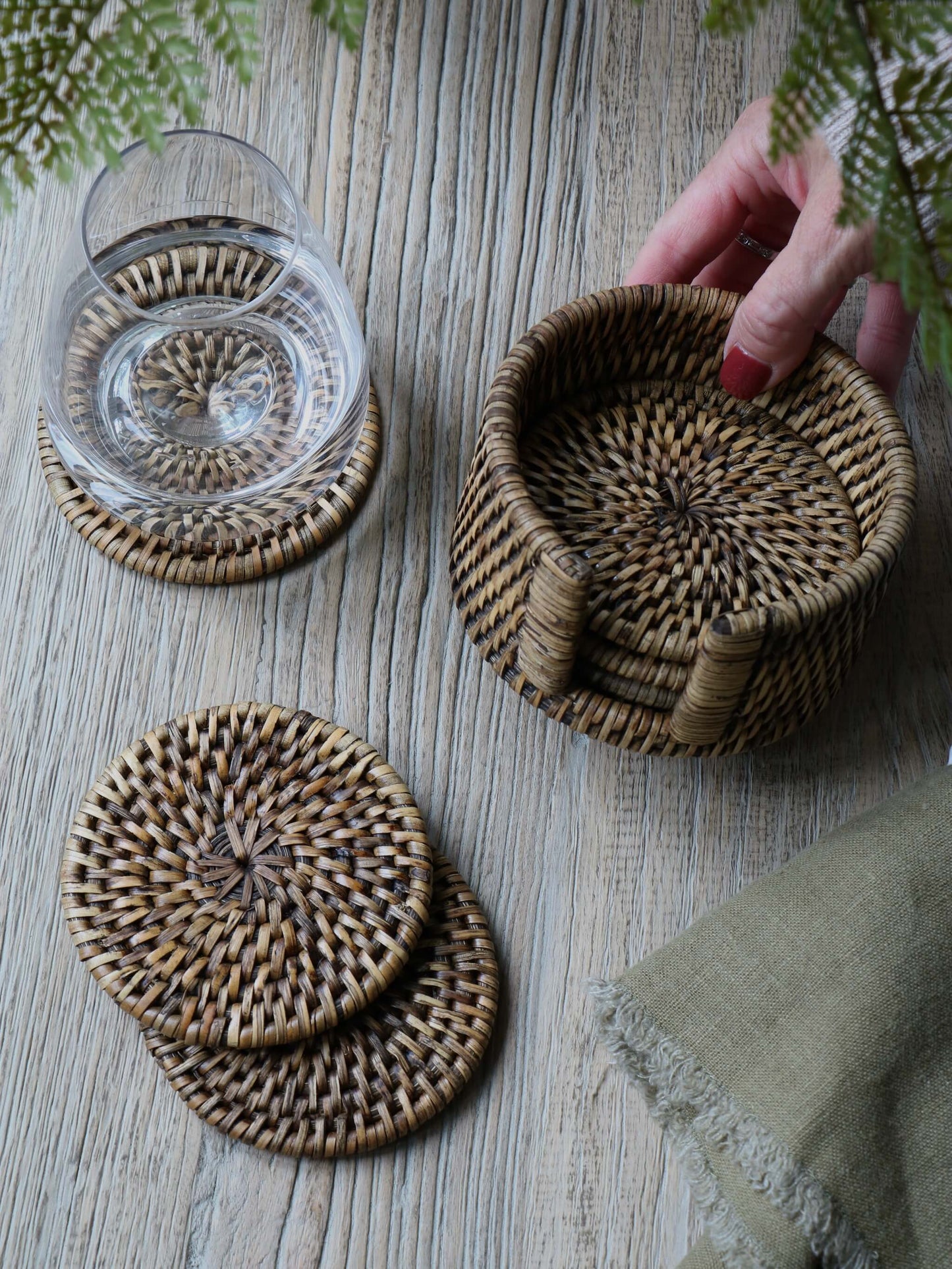 Lot de 6 sous-verres en rotin marron antique