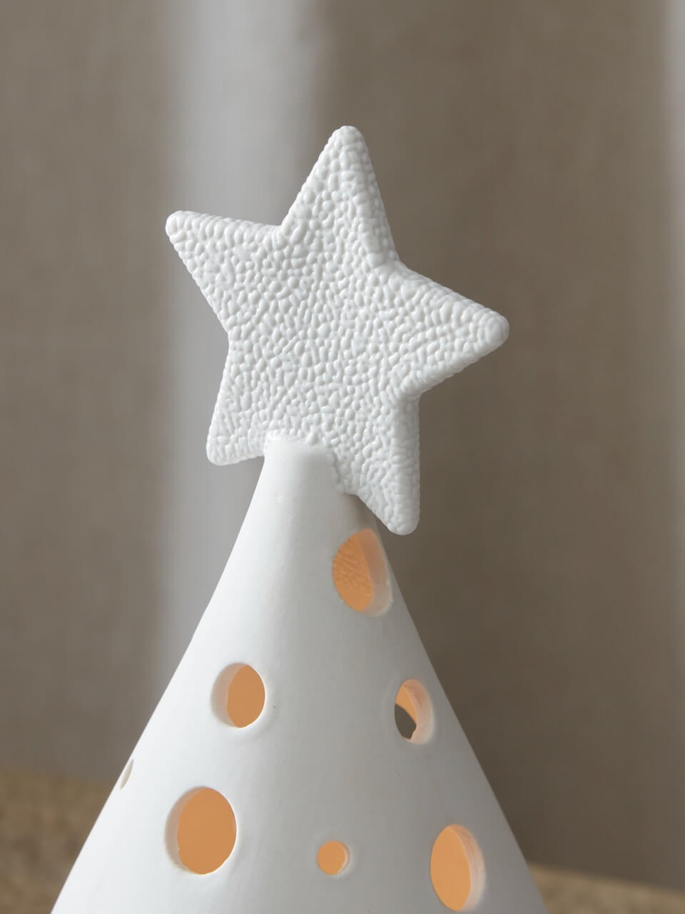 Arbre aux chandelles en céramique blanche