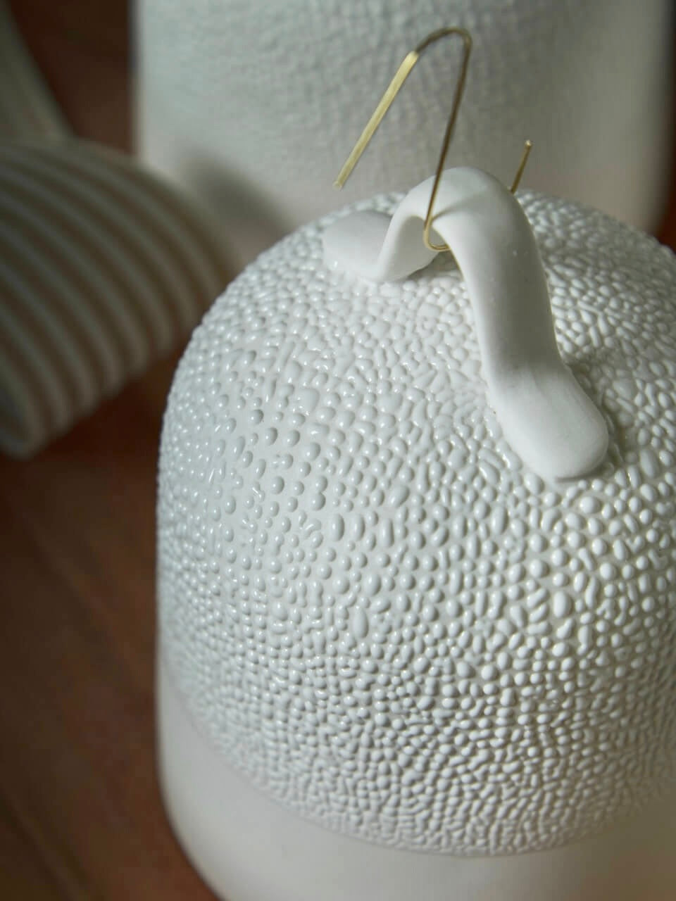 Lot de 3 décorations en céramique blanche en forme de cloche