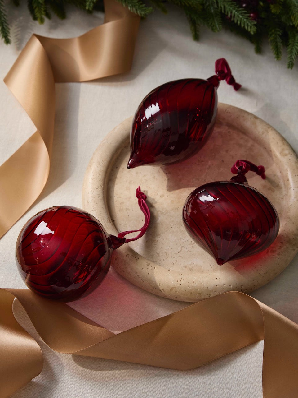 Lot de 3 boules de Noël torsadées en verre bordeaux