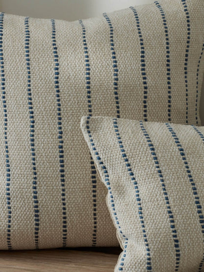 Housse de coussin à rayures bleues
