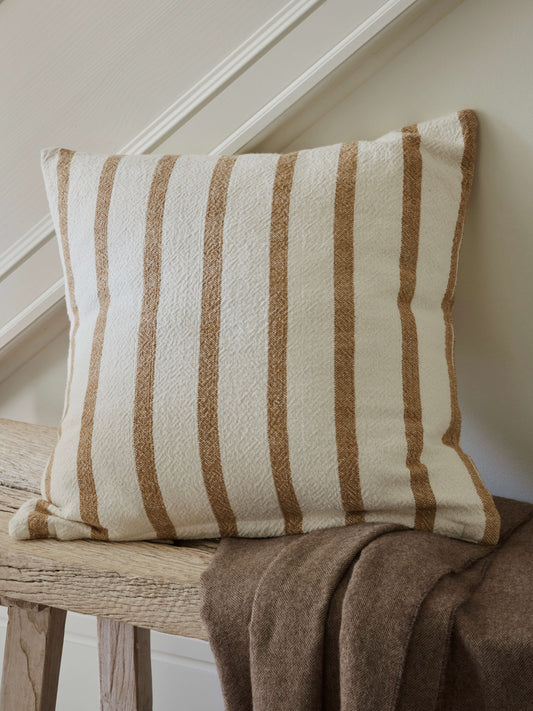 Housse de coussin à rayures camel