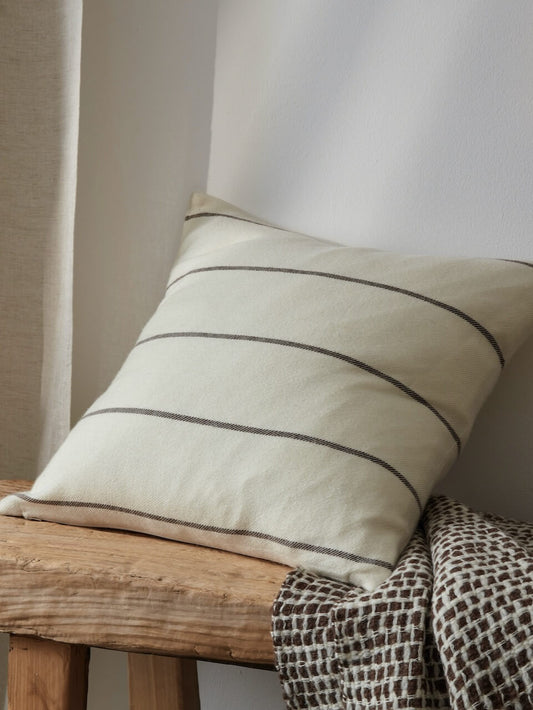 Housse de coussin en laine à rayures crème et marron 50x50