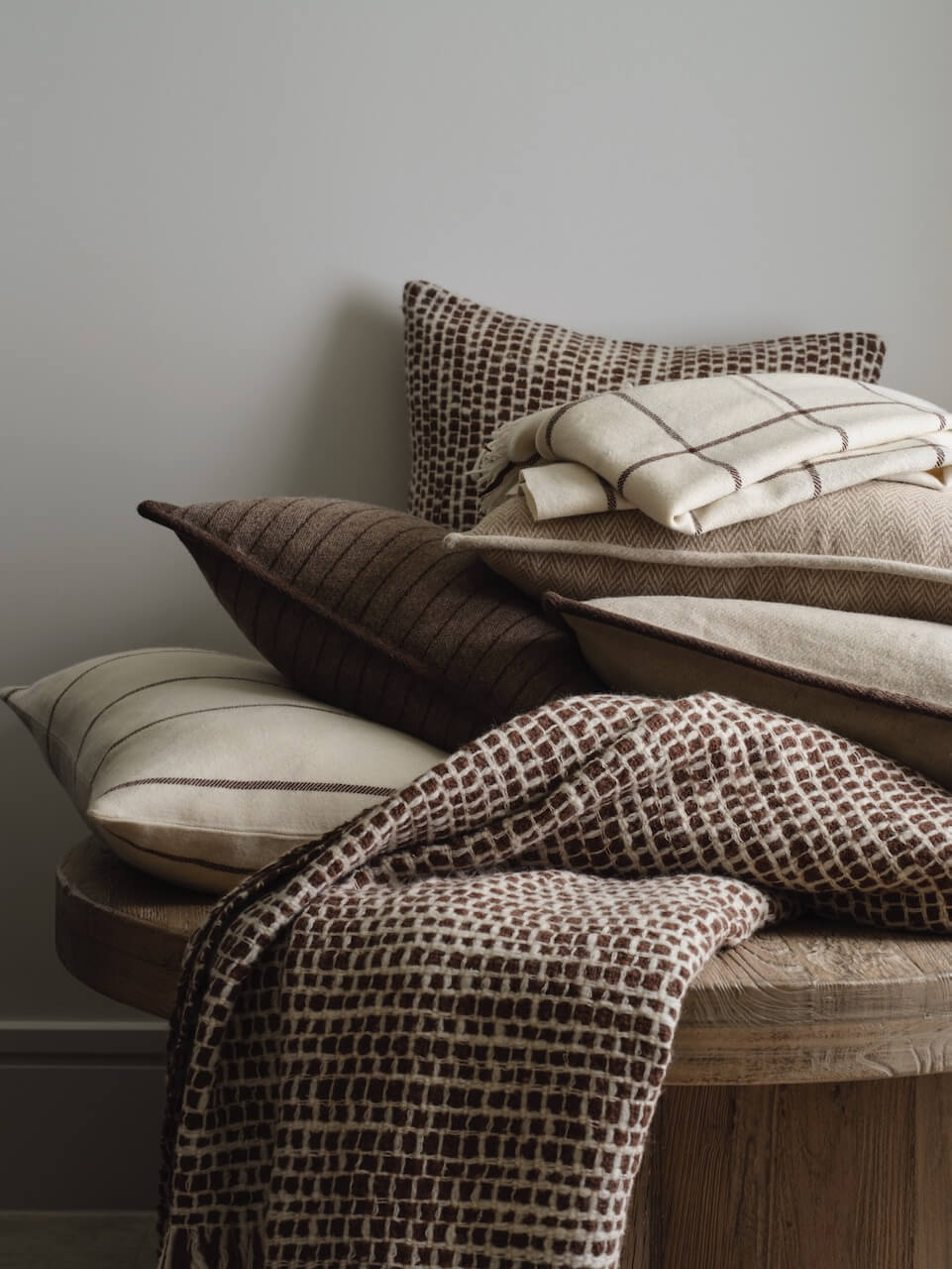 Housse de coussin en laine à rayures marron 50 x 50 cm