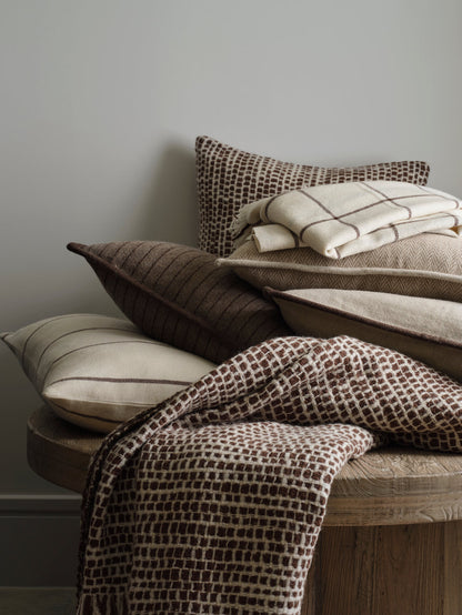 Housse de coussin en laine tissée lâche marron 50 x 50