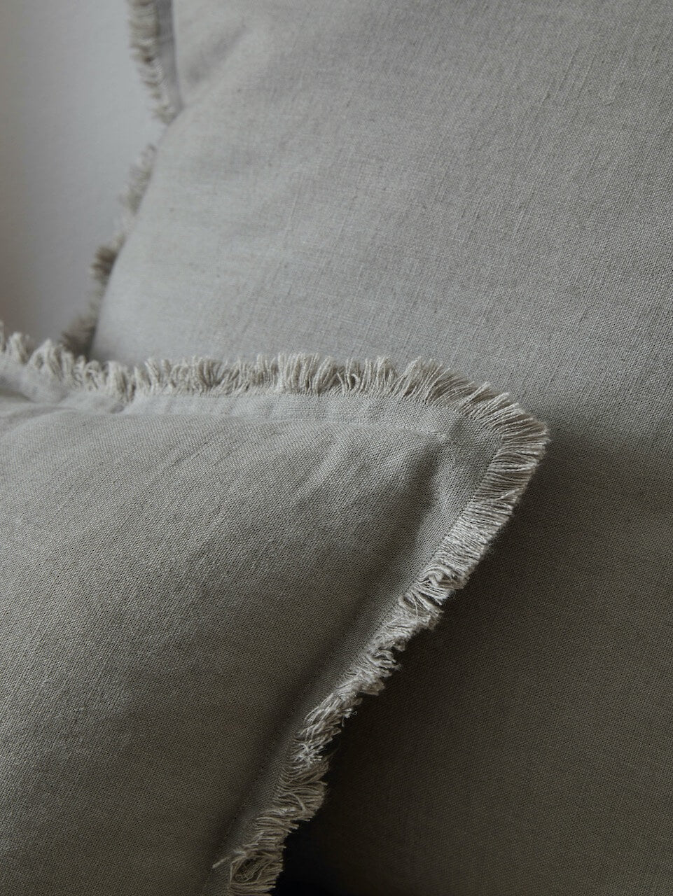 Housse de coussin en lin à franges kaki