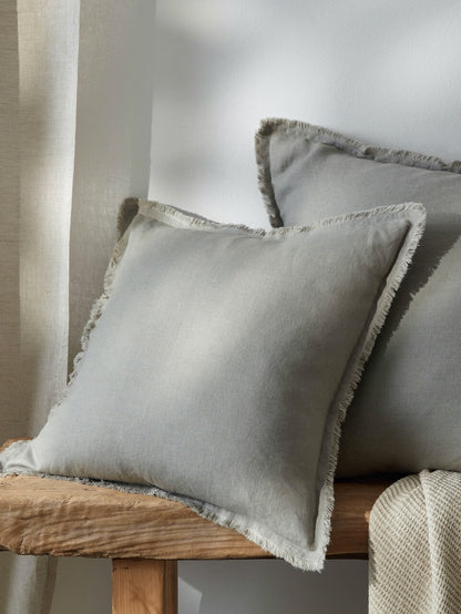 Housse de coussin en lin à franges kaki