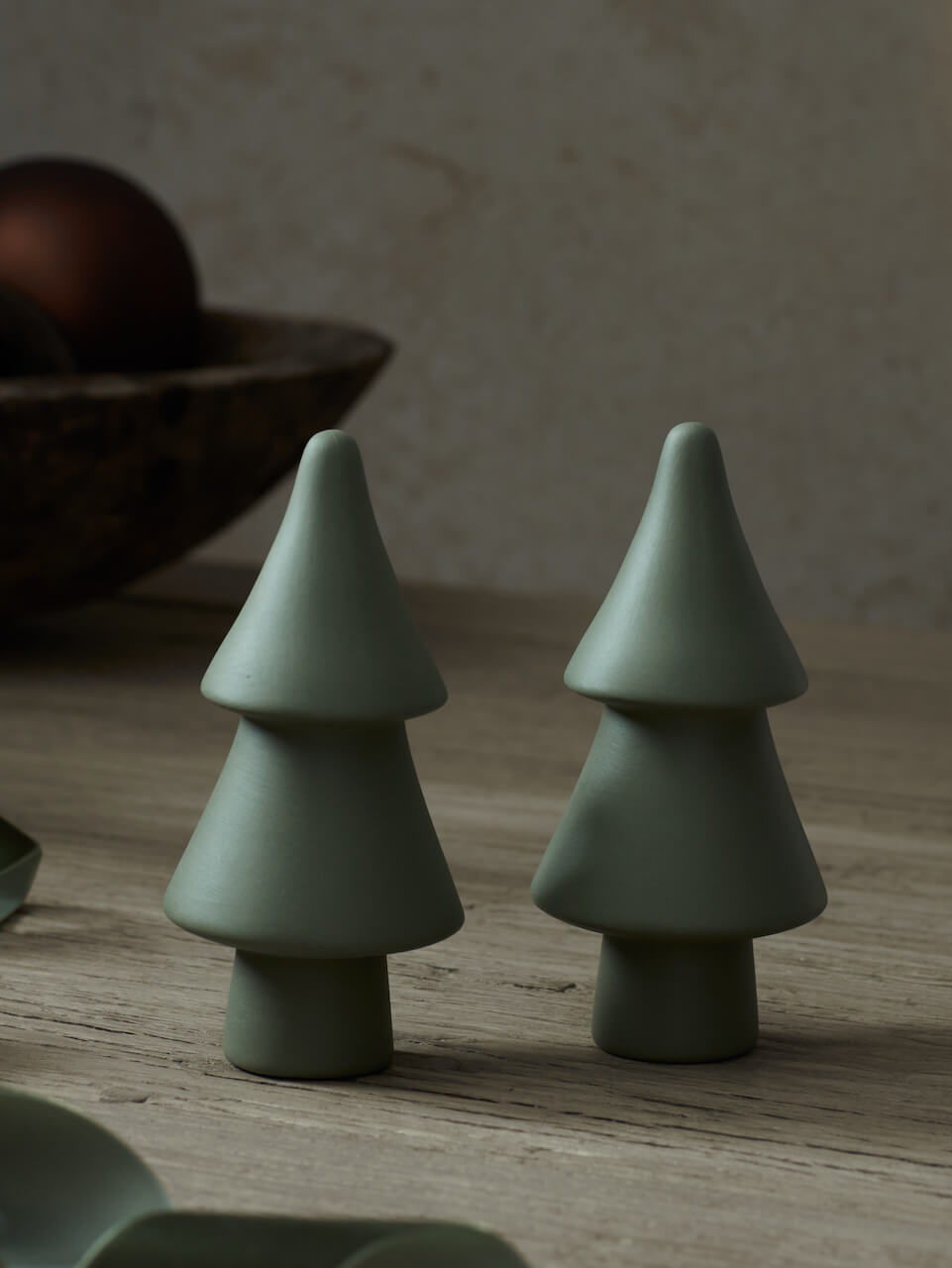 Lot de 2 arbres verts en céramique à plusieurs niveaux