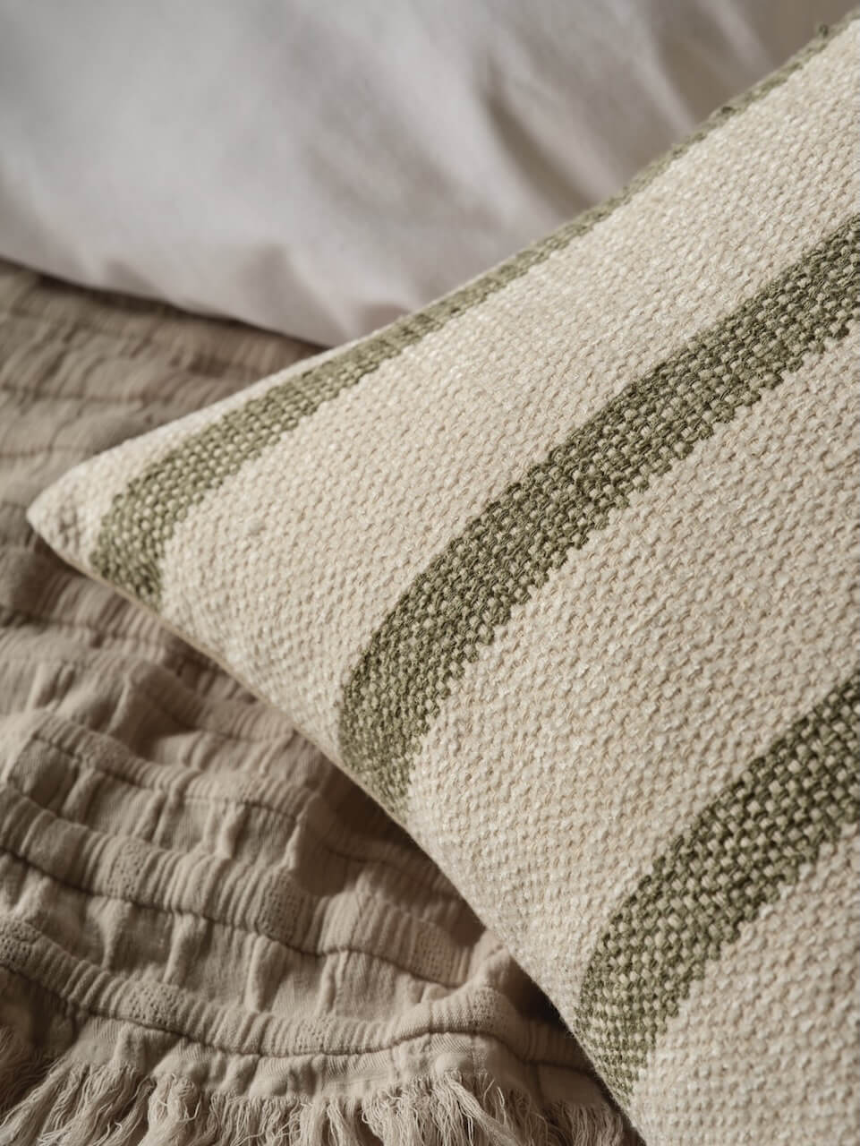 Housse de coussin à rayures vertes et crème