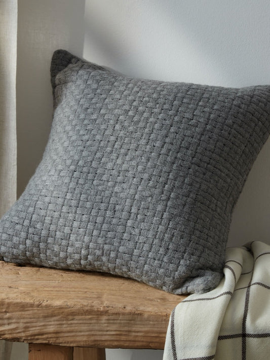 Housse de coussin en laine tressée grise 50x50