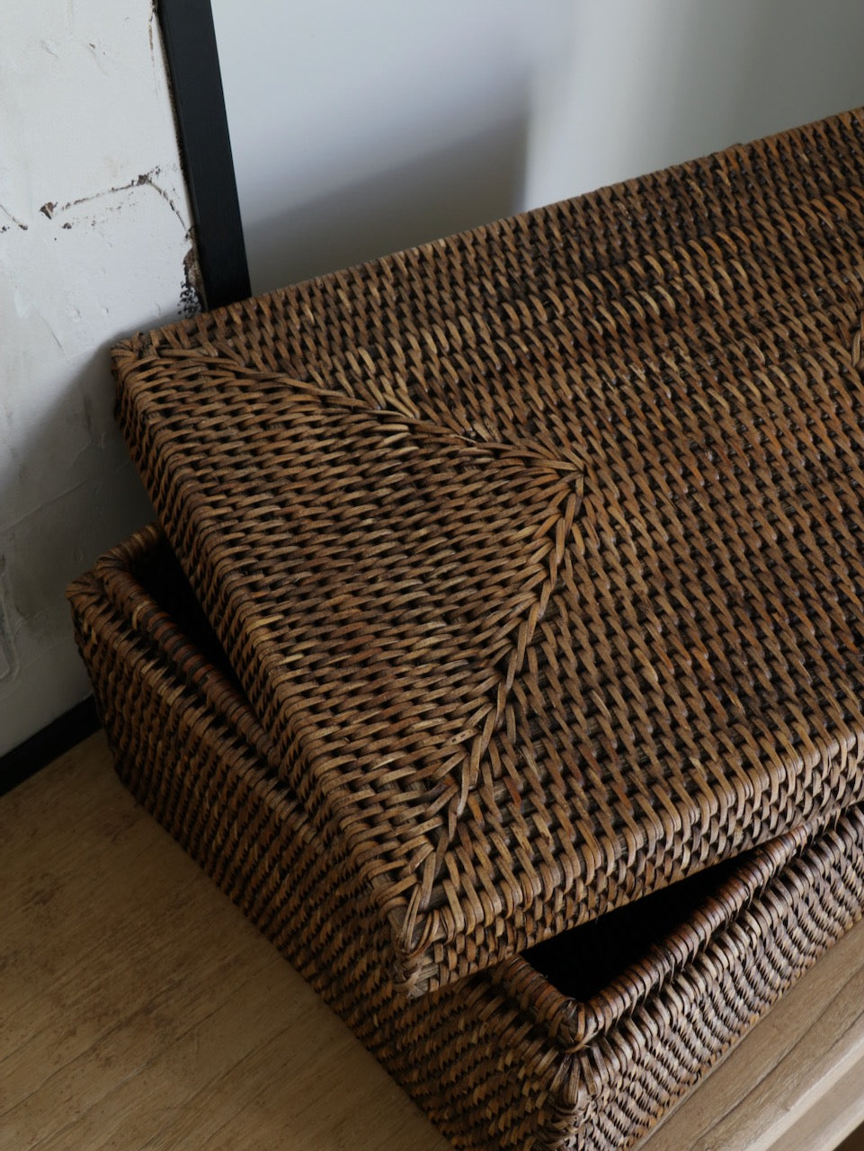 Coffre de rangement en rotin brun antique Cullen