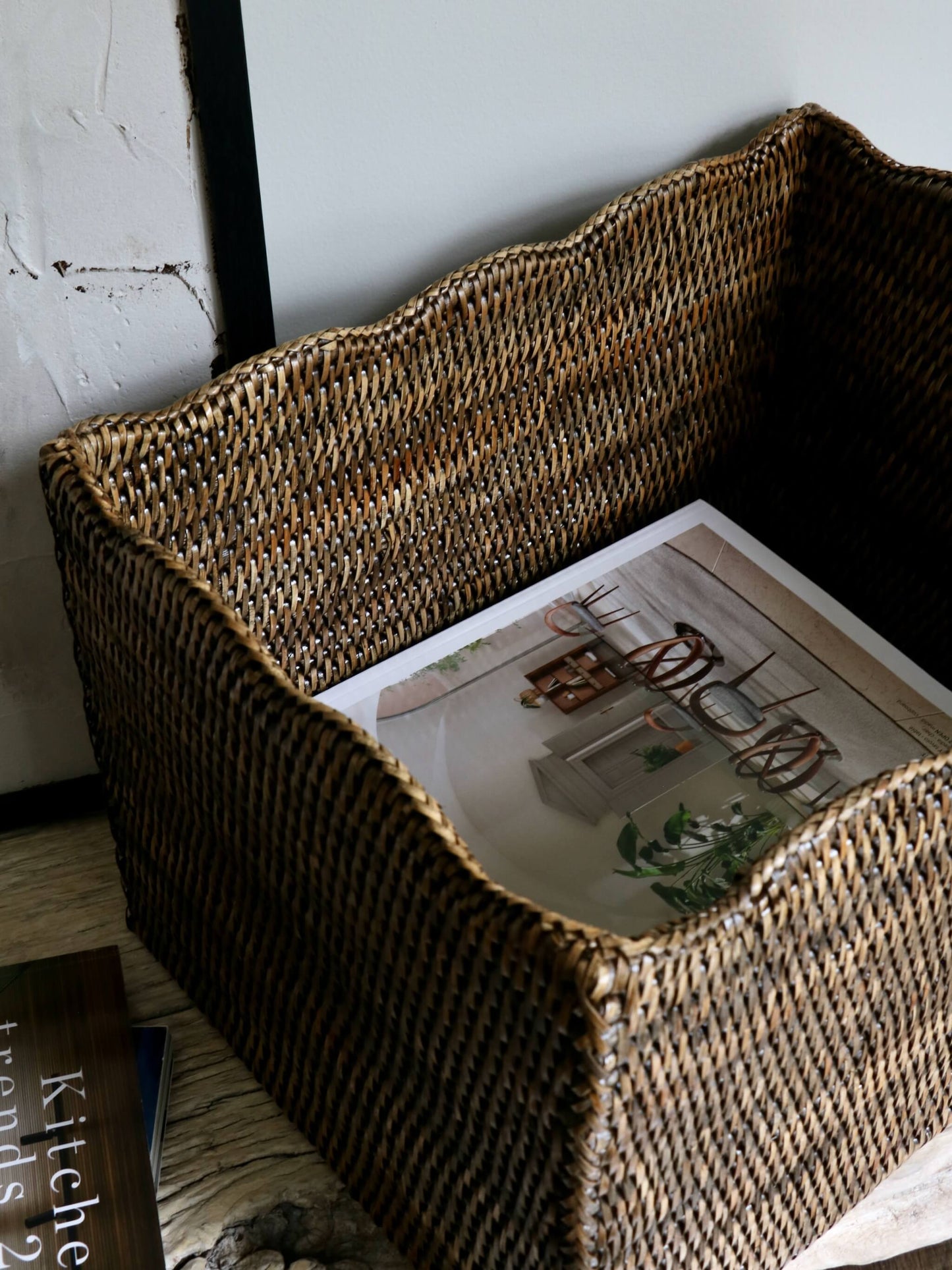 Panier festonné en rotin brun antique Alness