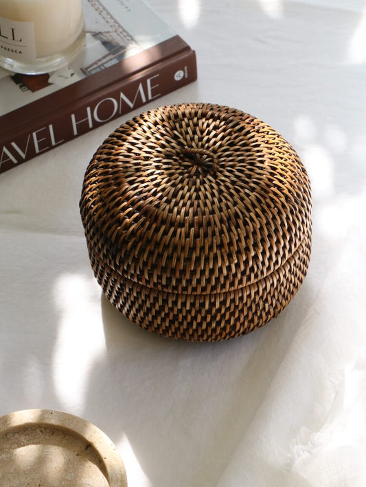 Petite boîte de rangement ronde en rotin marron antique Ely