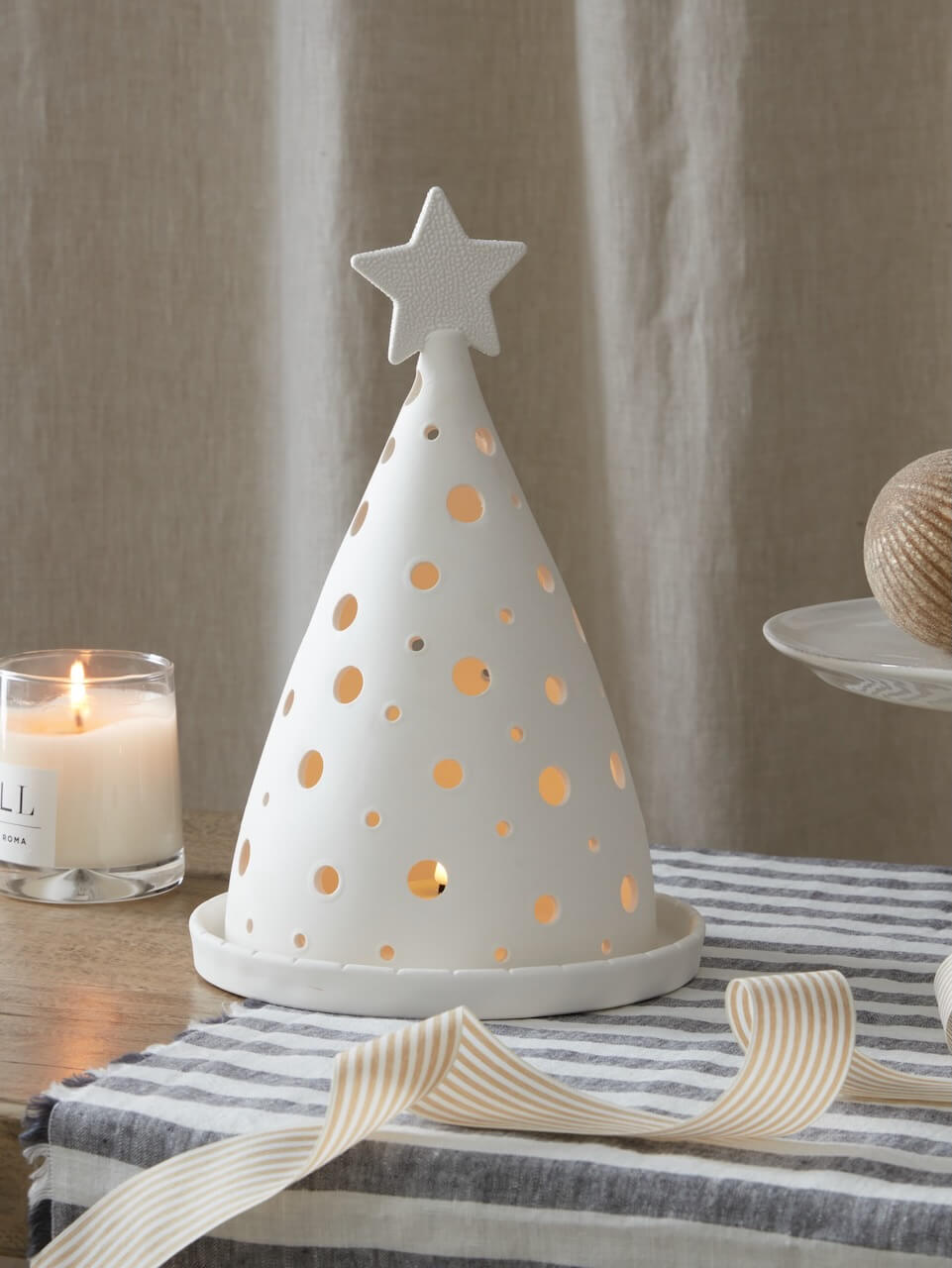 Arbre aux chandelles en céramique blanche