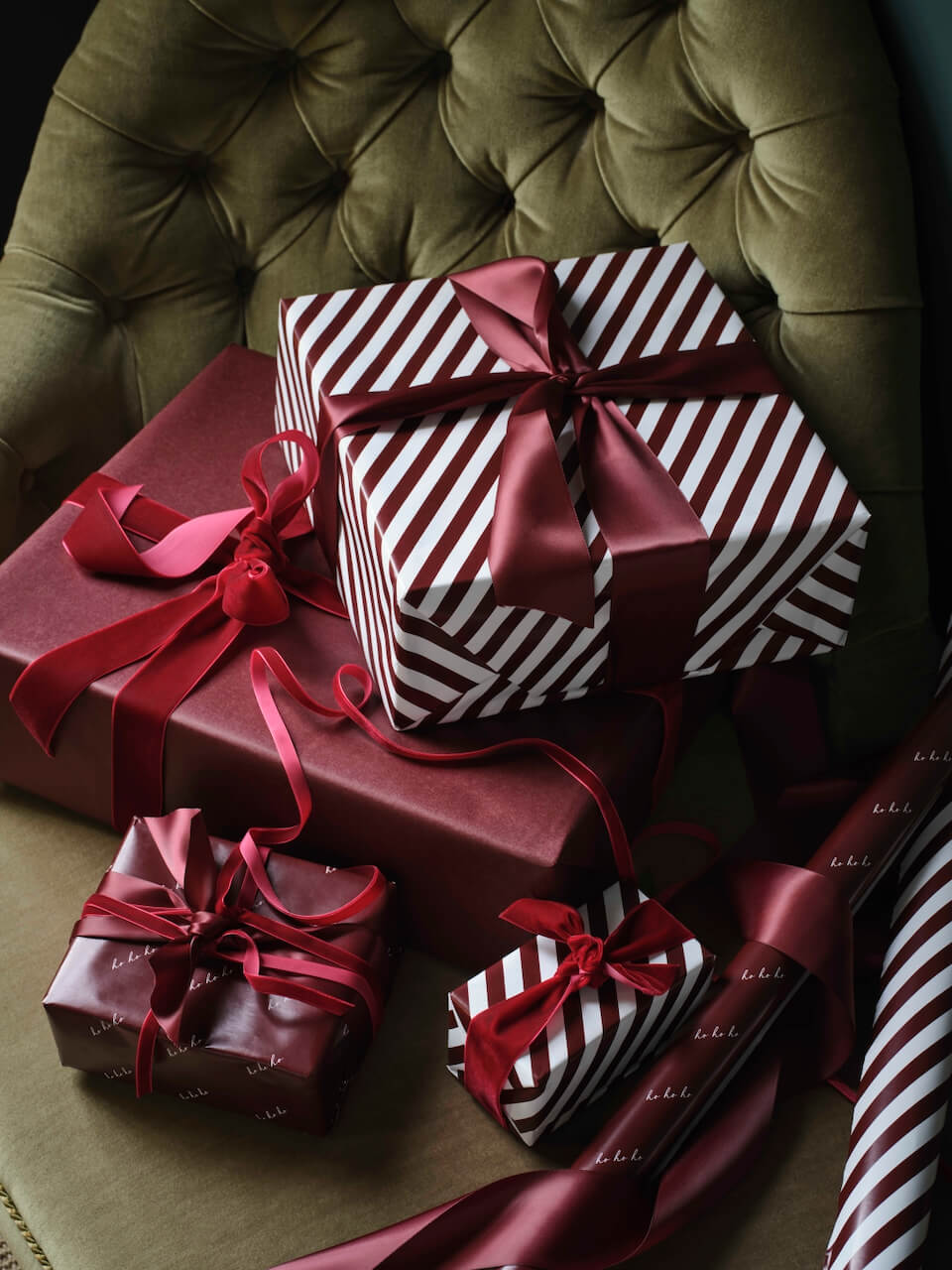 Papier cadeau à rayures bordeaux et blanches - 10 m