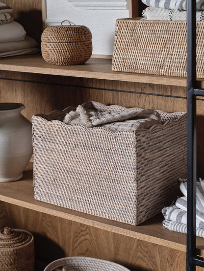 Panier festonné en rotin blanc Alness