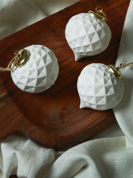 Lot de 3 décorations d'oignons en céramique blanche
