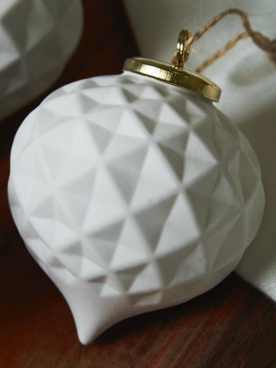 Lot de 3 décorations d'oignons en céramique blanche