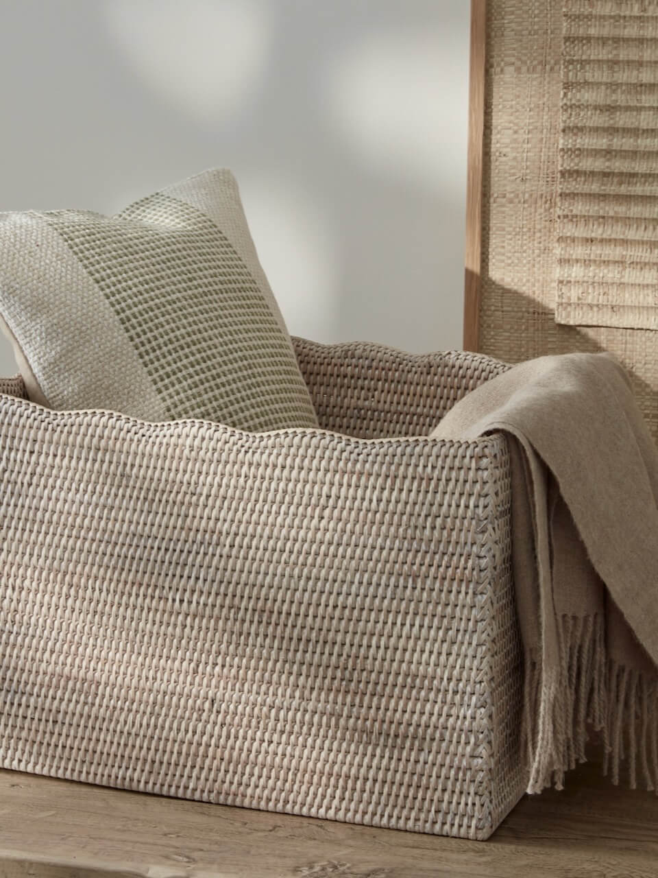 Panier festonné en rotin blanc Alness