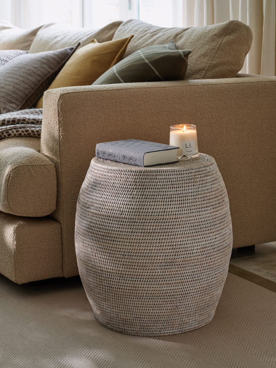 Tabouret en rotin blanc Oyne