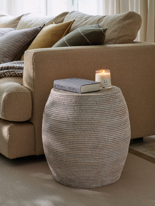 Tabouret en rotin blanc Oyne