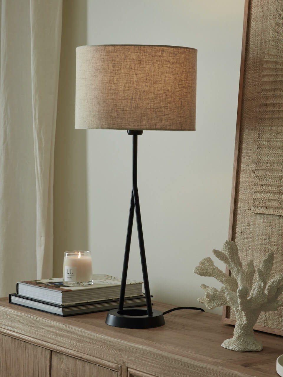 Lampe de table noire Zia avec abat-jour naturel